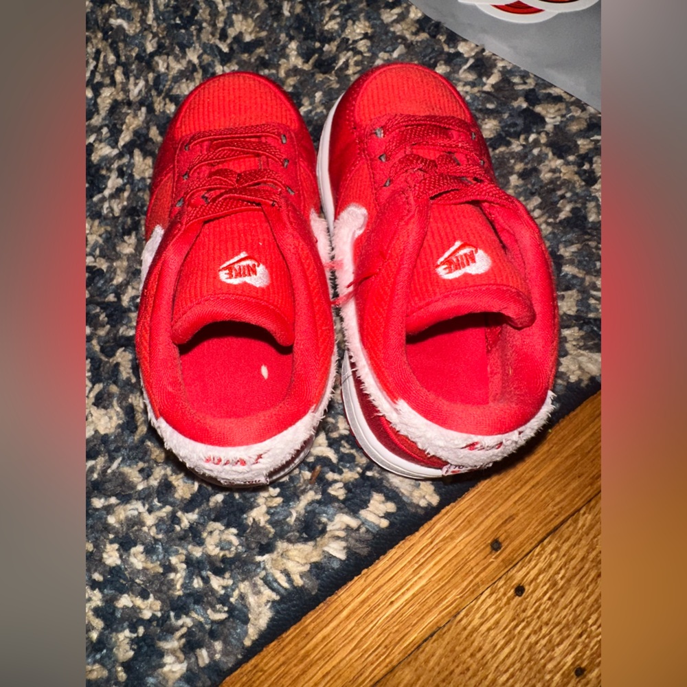 Nike Dunk Low Valentine’s Day 7C - Picture 7 of 8
